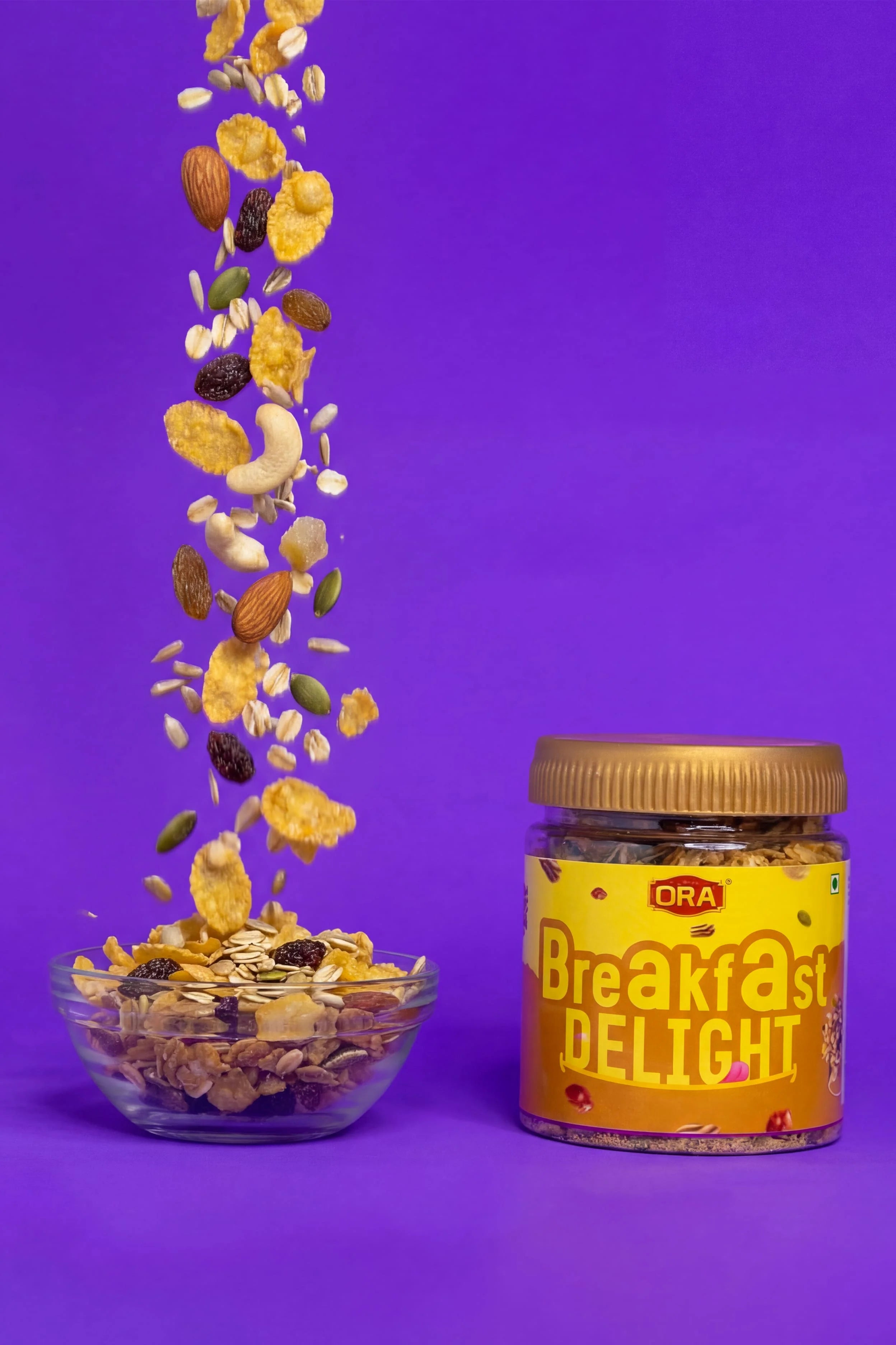 Breakfast Delight: Packed with Oats, Almonds and Seeds (250 gm)